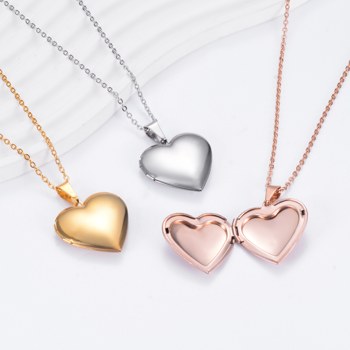 Personalized Picture Necklaces - Heart Locket Necklace Photo 评论和价格