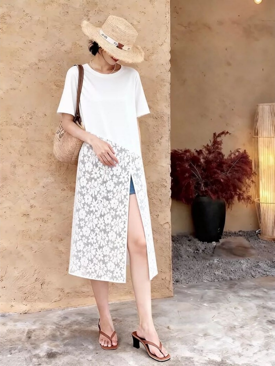 Elegant White Lace Hem T-Shirt - Necklaces 评论和价格