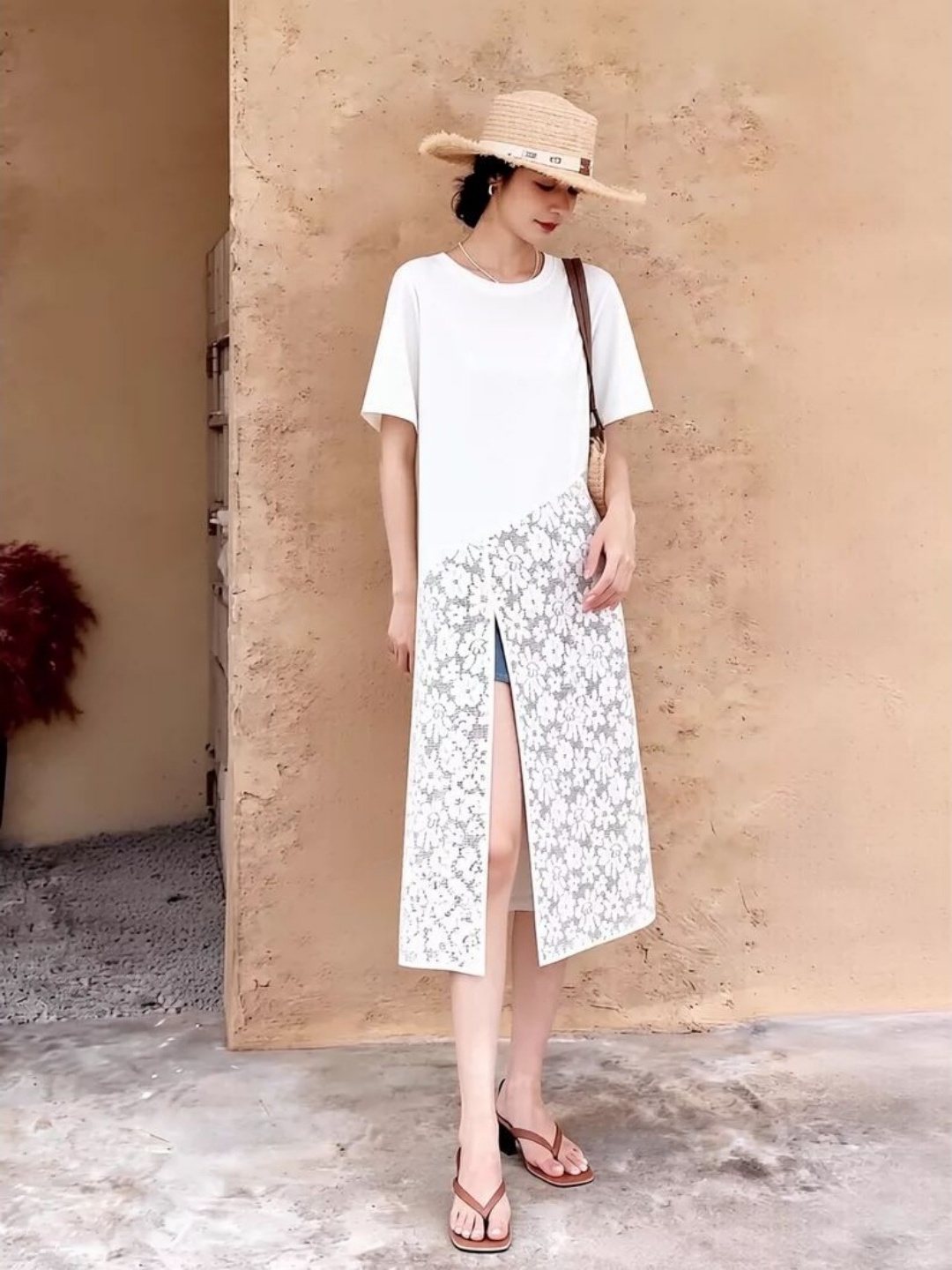 Elegant White Lace Hem T-Shirt - Necklaces 评论和价格